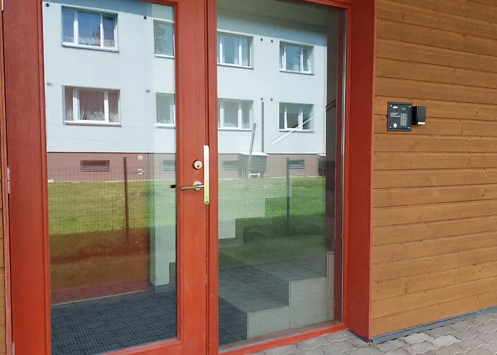 Keskuse Ja Ranna Vaheline In Between The Center&the Pärnu