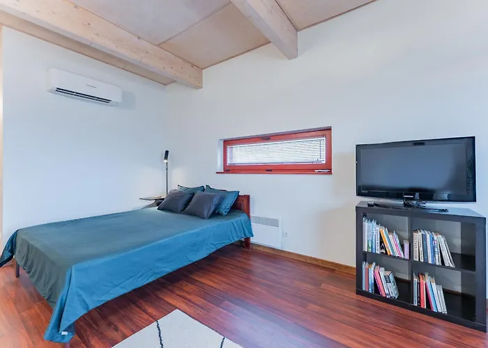 Keskuse Ja Ranna Vaheline In Between The Center&the Appartement *